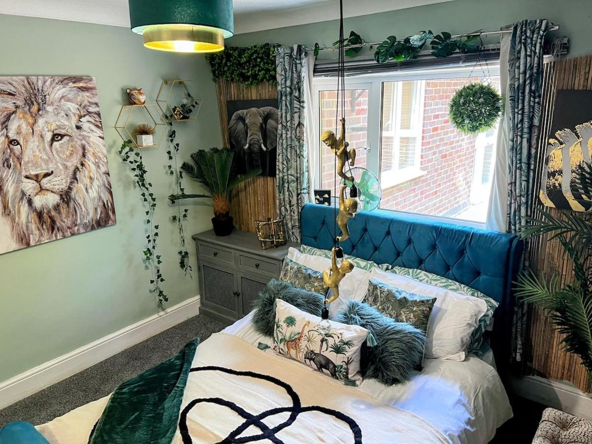 The Boutique Large Themed Hideaway Retreat *