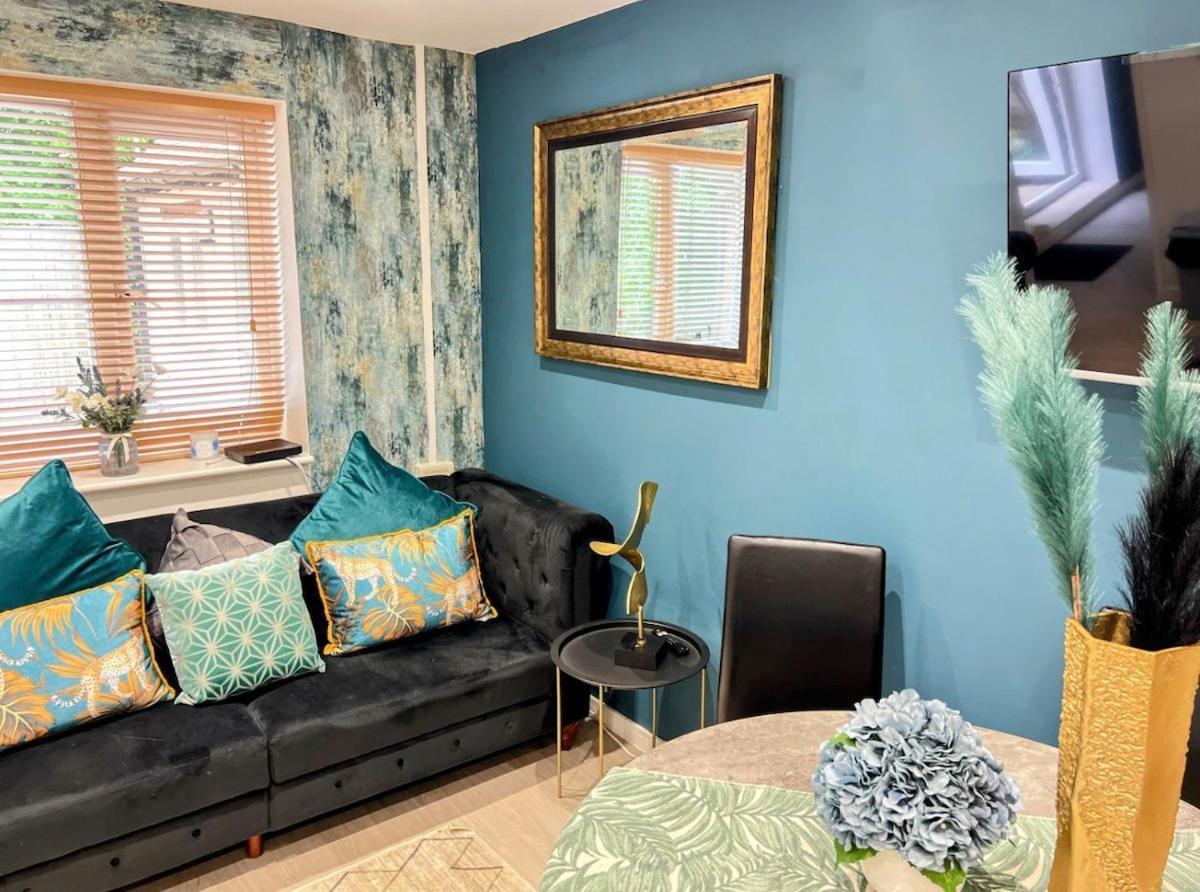 The Boutique Large Themed Hideaway Retreat Holiday home *