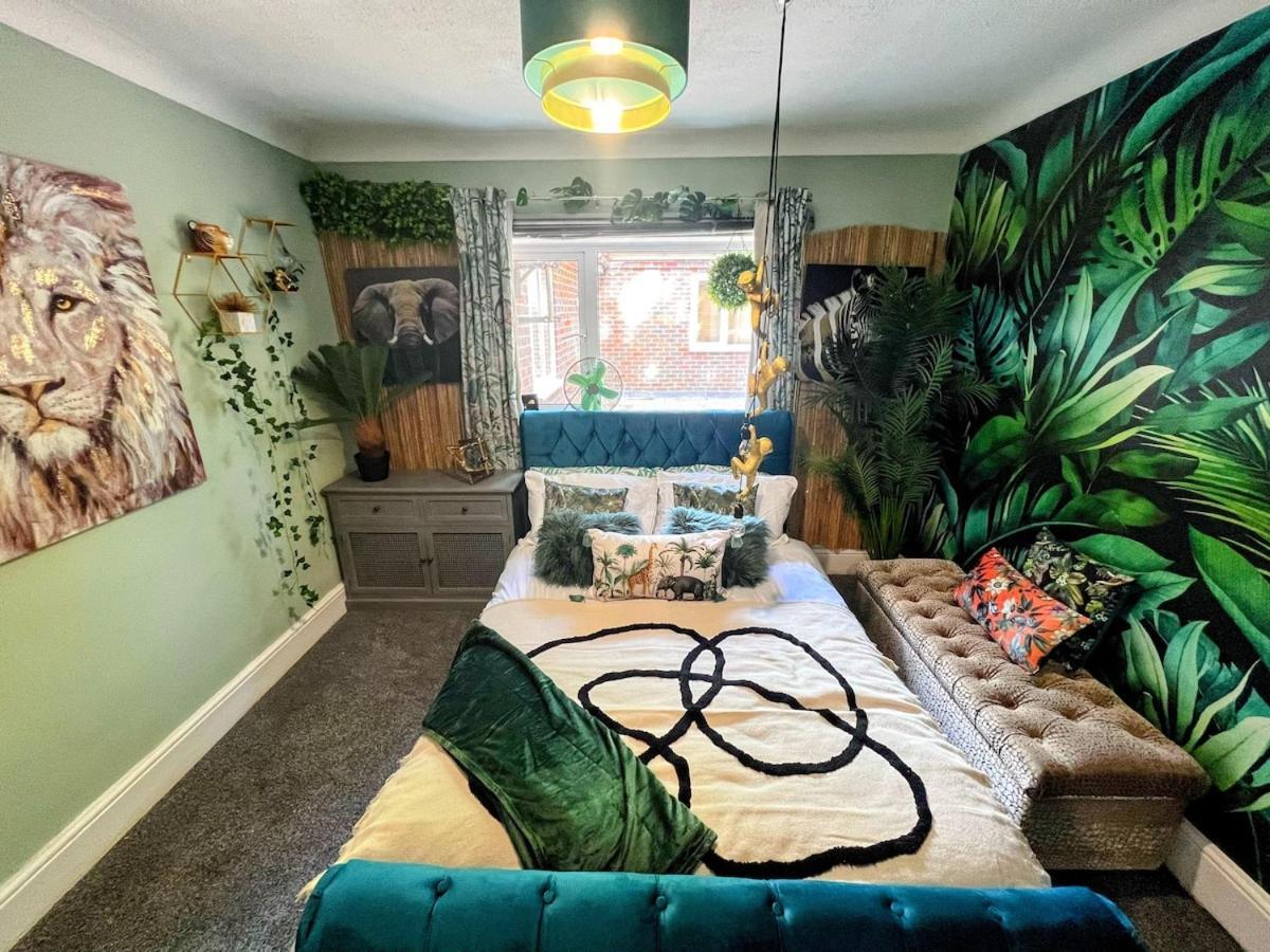 The Boutique Large Themed Hideaway Retreat Holiday home Canterbury