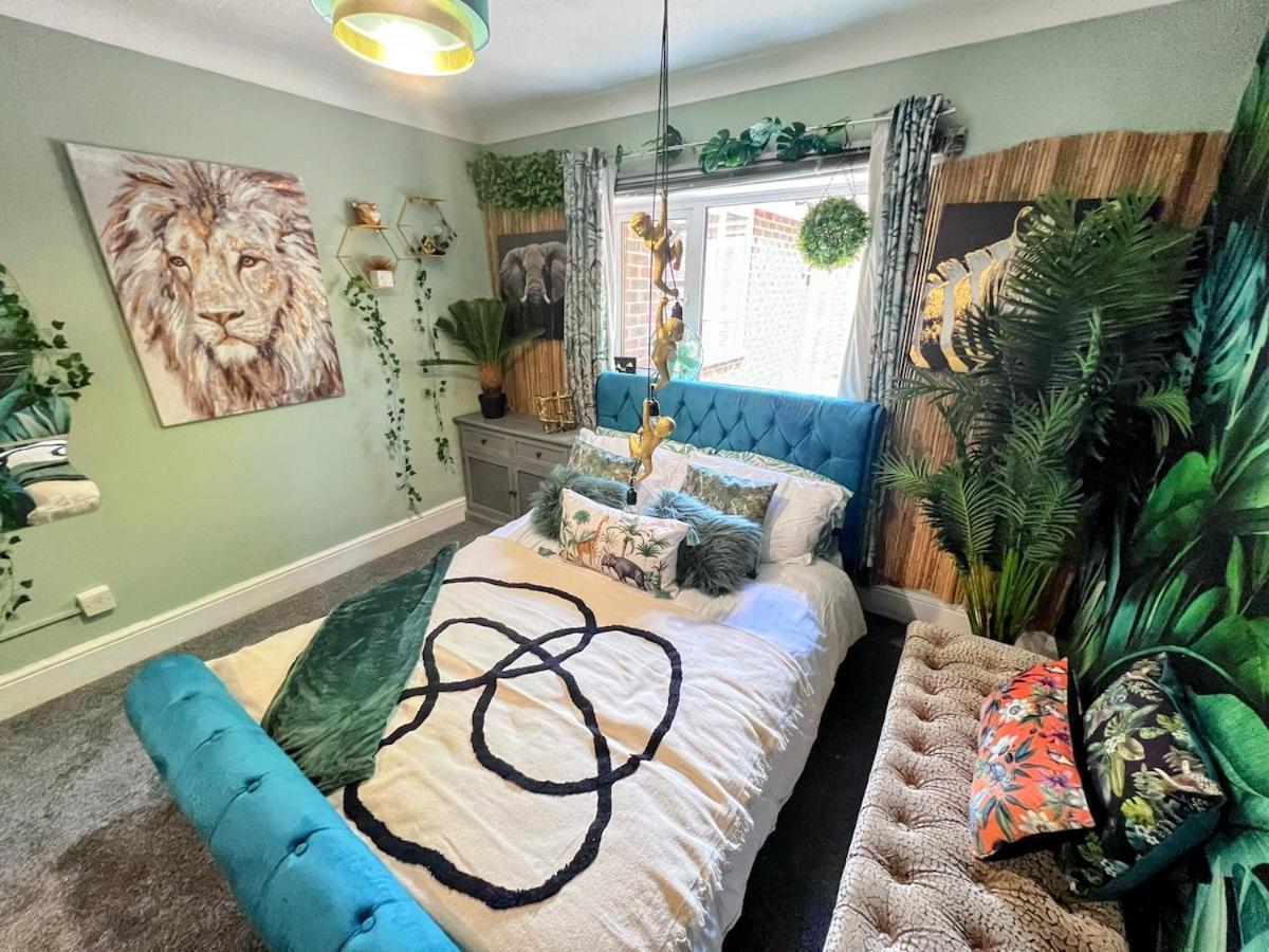 The Boutique Large Themed Hideaway Retreat Holiday home
